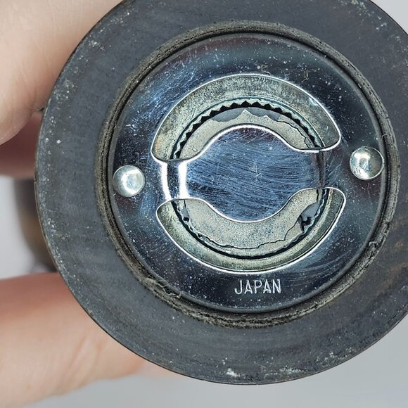 Vintage Catalina Japan Wooden Salt Pepper Grinder Set Metal Accents - Picture 8 of 8